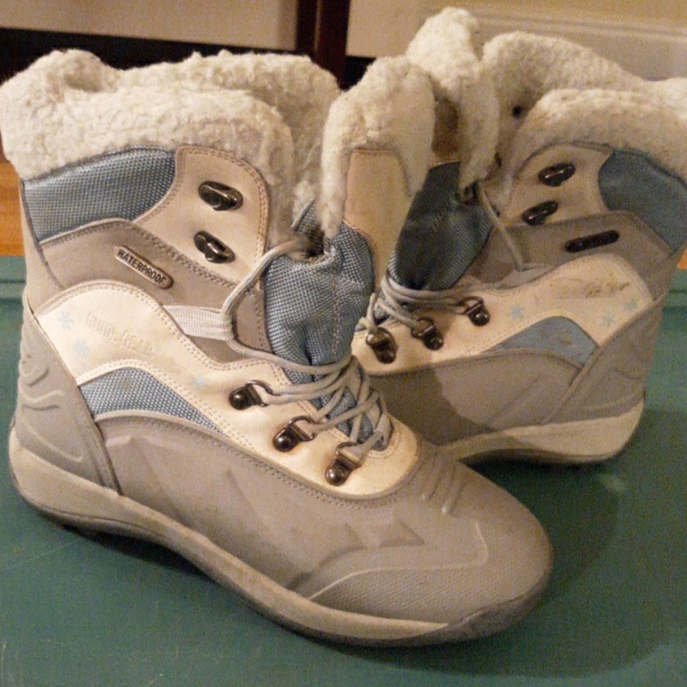 Waterproof snow boots